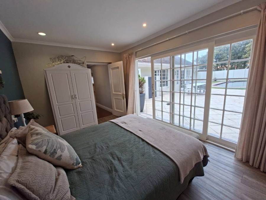 4 Bedroom Property for Sale in Constantia Western Cape